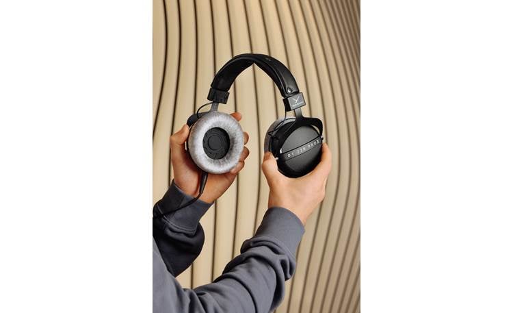 Beyerdynamic DT 770 Pro X Flexible headband and plush velour ear pads