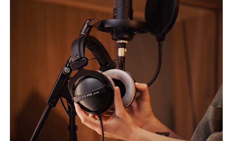 Beyerdynamic DT 770 Pro Closed-back design for use around live microphones