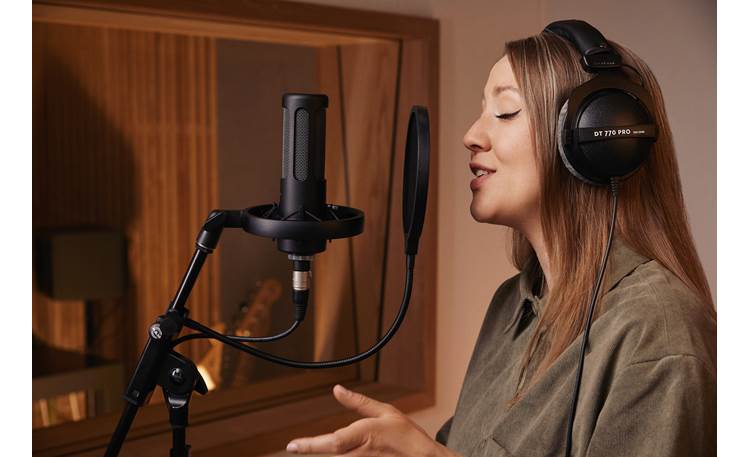 Beyerdynamic DT 770 Pro Snug fit and durable design for studio use and focused listening