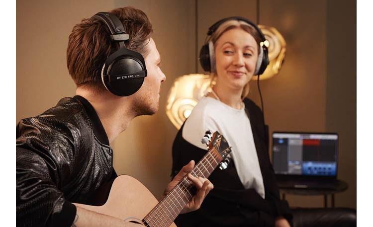 Beyerdynamic DT 770 Pro Snug fit and durable design for studio use and focused listening