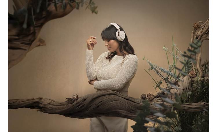 Bose QuietComfort Ultra Headphones (2nd Gen) (Driftwood Sand) Over