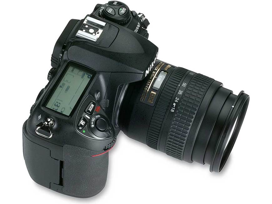 Nikon D200 Kit 10.2-megapixel digital SLR camera with 18-70mm Zoom