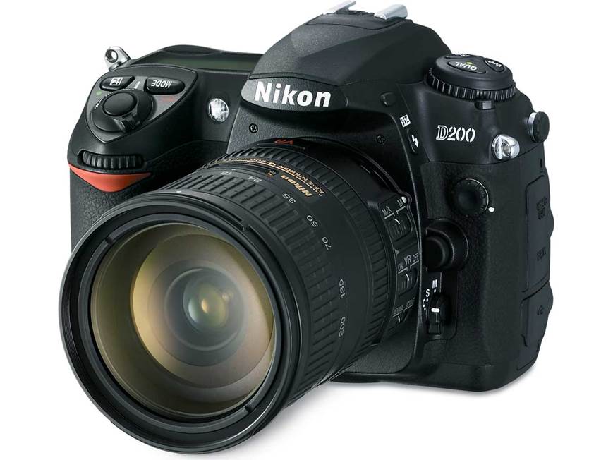 Nikon D200 Kit 10.2-megapixel digital SLR camera with 18-200mm