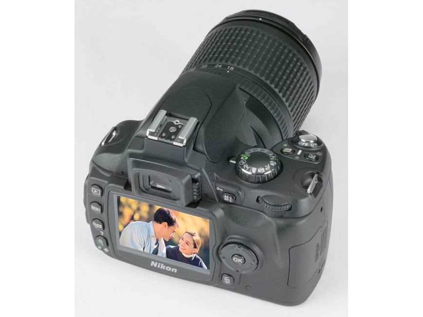 Nikon D40x Kit 10.2-megapixel digital SLR camera with 18-135mm