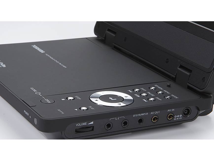 Toshiba SD-P71S Portable DVD player with 7
