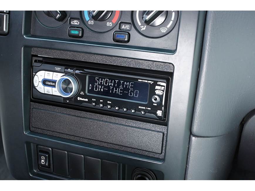 Clarion CZ509 CD receiver at Crutchfield