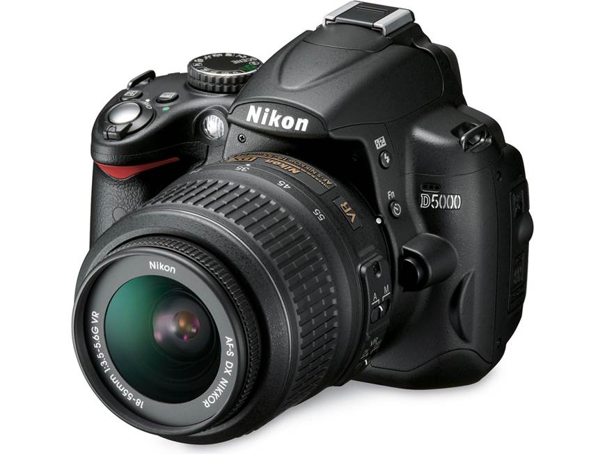 Nikon D5000 Kit 12.3-megapixel digital SLR camera with 18-55mm