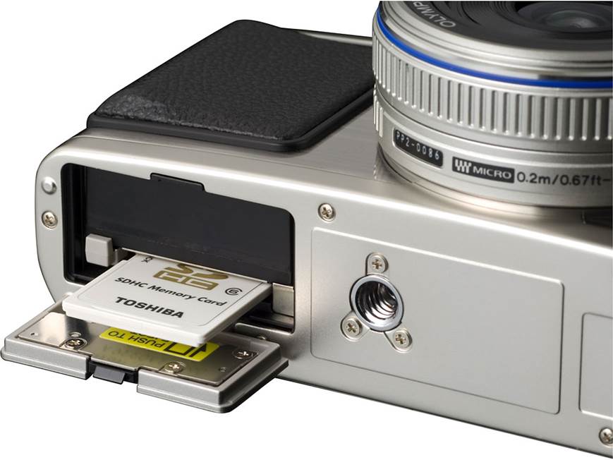 Olympus PEN E-P1 12.3-megapixel digital camera with 14-42mm zoom