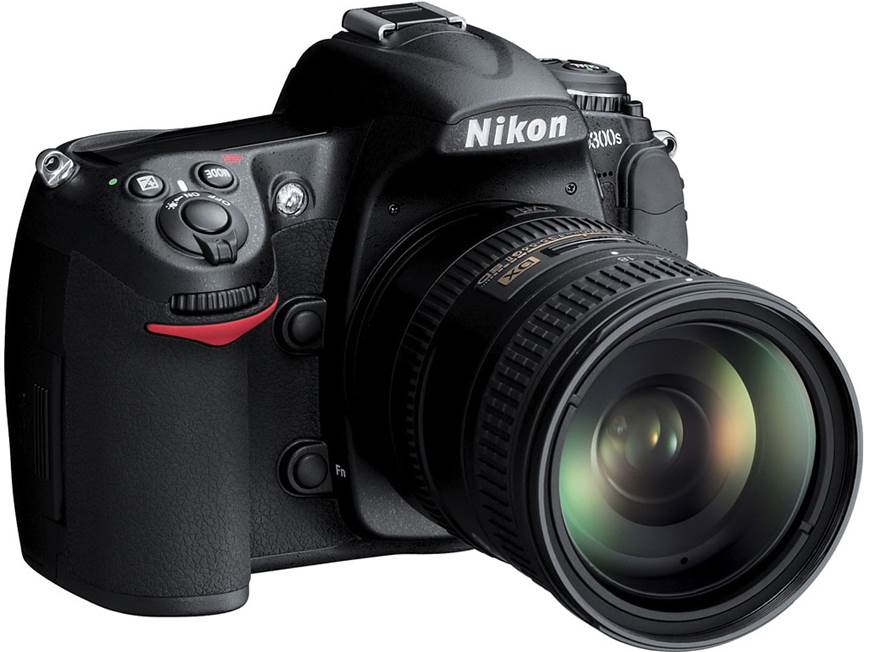 Nikon D300s Kit 12.3-megapixel digital SLR camera with 18-200mm