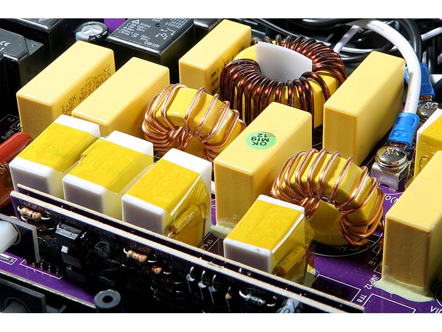 Monster Power® HDP 1800 Power line conditioner and surge