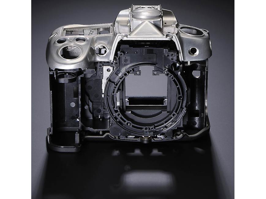 Nikon D7000 (no lens included) 16.2-megapixel digital SLR camera