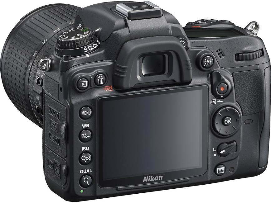 Nikon D7000 Kit 16.2-megapixel digital SLR camera with 18-105mm