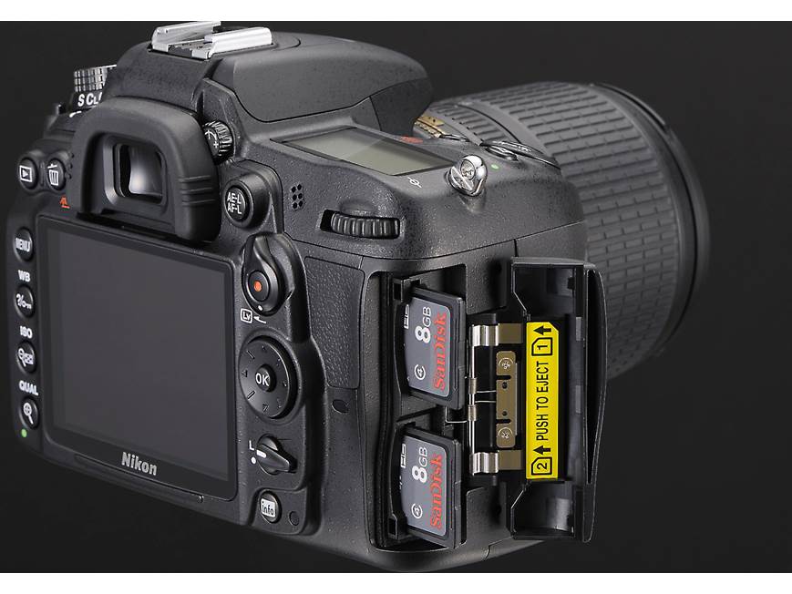 Nikon D7000 Kit 16.2-megapixel digital SLR camera with 18-105mm