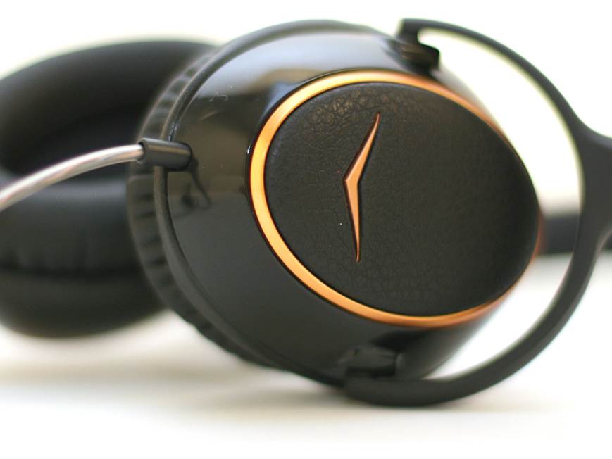 Cuffie on-ear Syndesmos con microfono girevole, audio chiaro, comfort