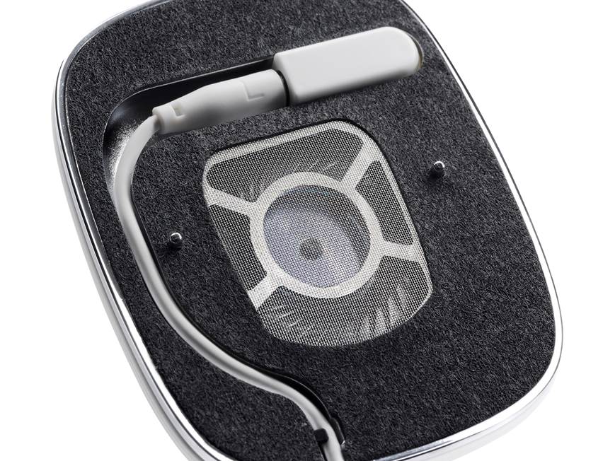 Bowers & Wilkins P3 (White) Portable, folding on-ear headphones
