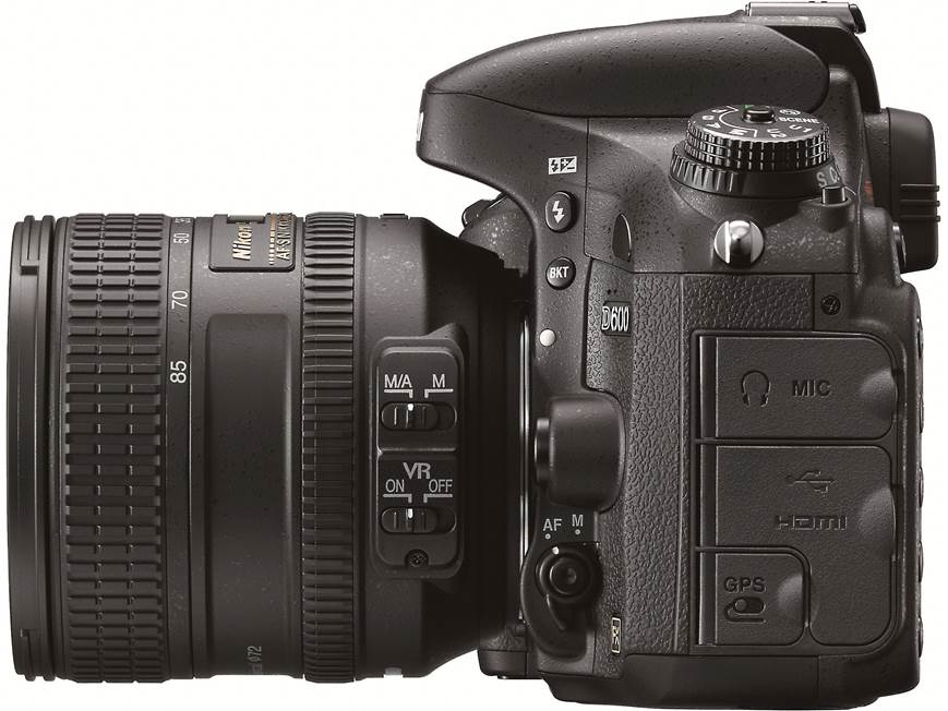 Nikon D600 with 3.5X Zoom Lens 24.3-megapixel full-frame sensor
