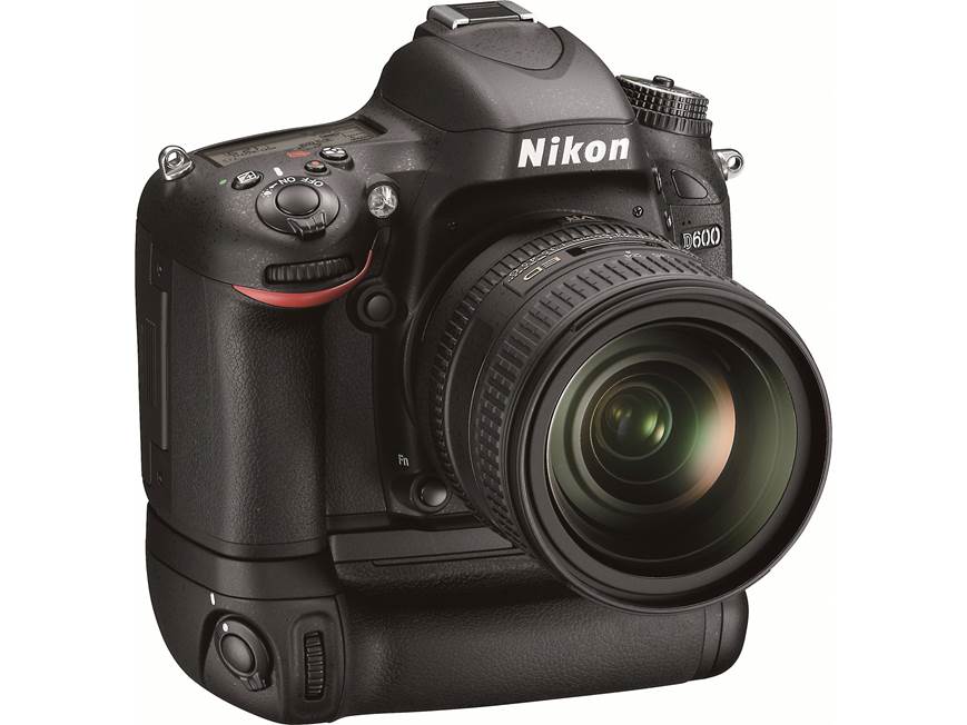 Nikon D600 with 3.5X Zoom Lens 24.3-megapixel full-frame sensor