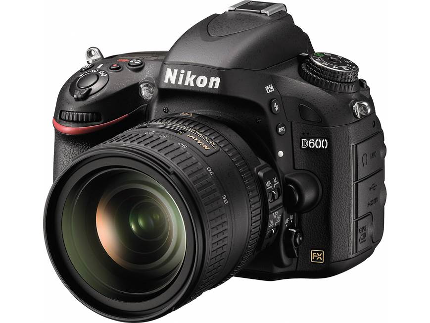 Nikon D600 with 3.5X Zoom Lens 24.3-megapixel full-frame sensor