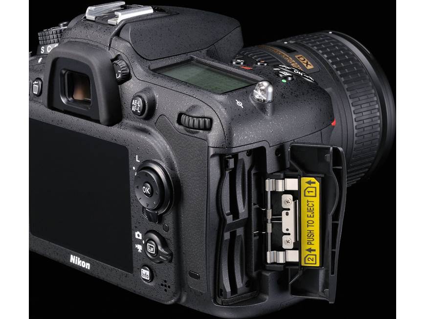 Nikon D7100 Two Zoom Lens Bundle 24.1-megapixel digital SLR camera