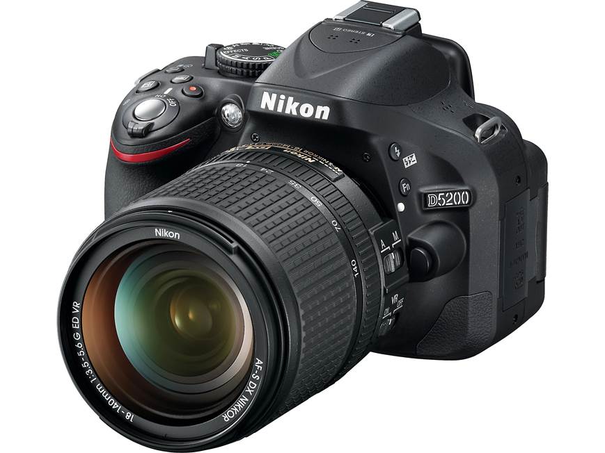 Nikon D5200 Kit 24-megapixel digital SLR camera with 18-140mm zoom