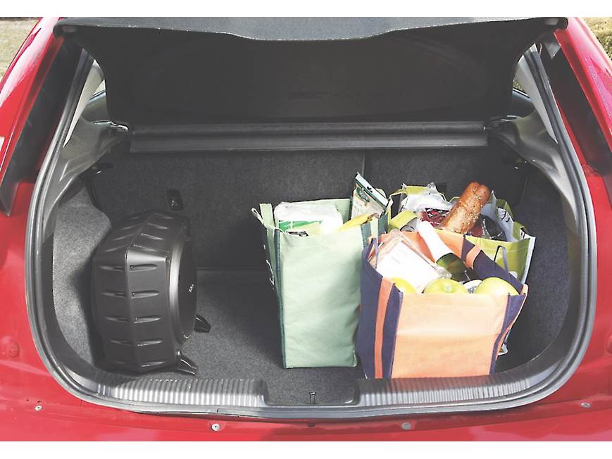 Infinity BassLink Powered subwoofer: 200 watts and a 10
