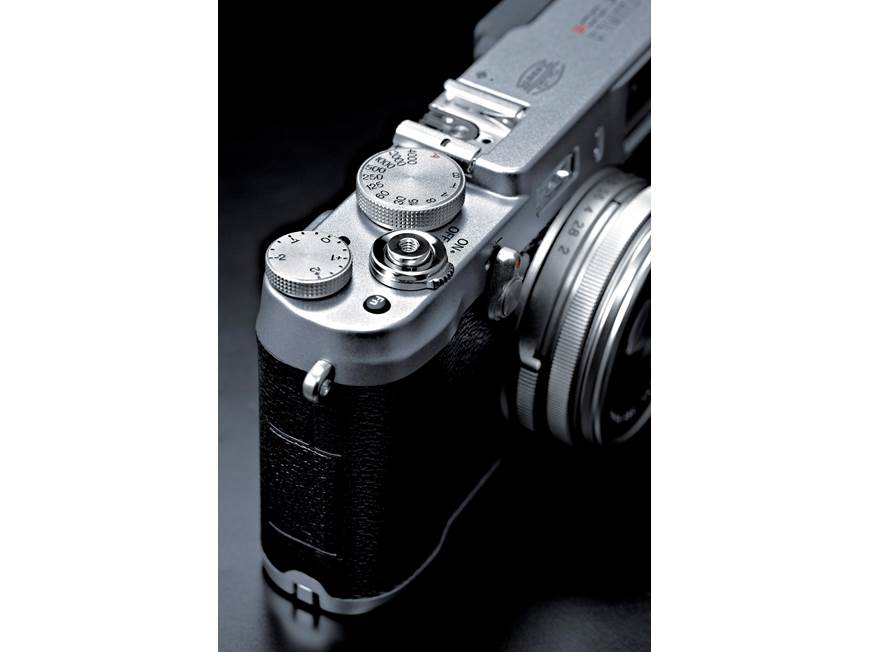 Fujifilm X100S 16.3-megapixel digital camera with fixed 23mm lens