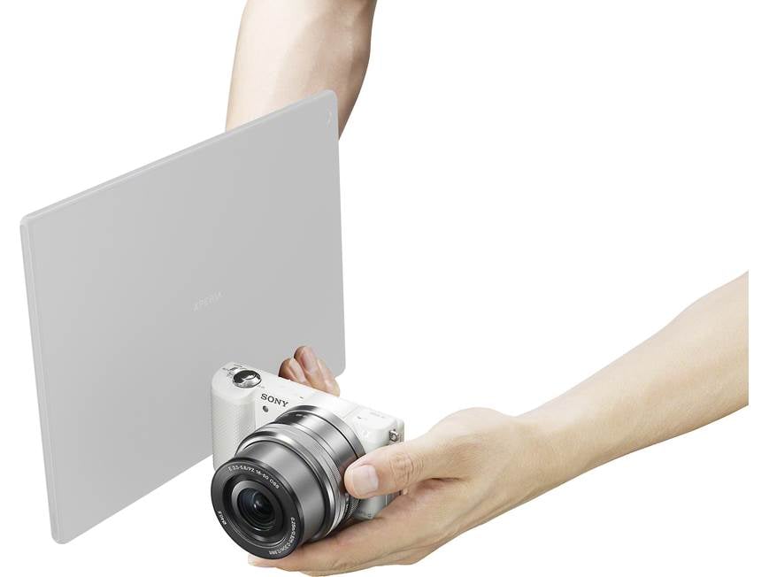 Sony Alpha a5000 Kit (White) 20.1-megapixel mirrorless camera with