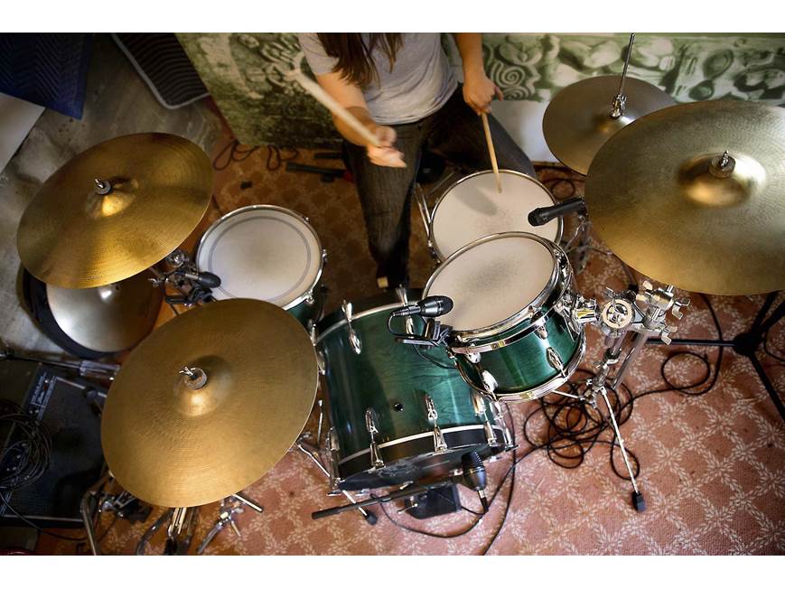 Shure PGADRUMKIT7 7-piece microphone set for drum kits at Crutchfield