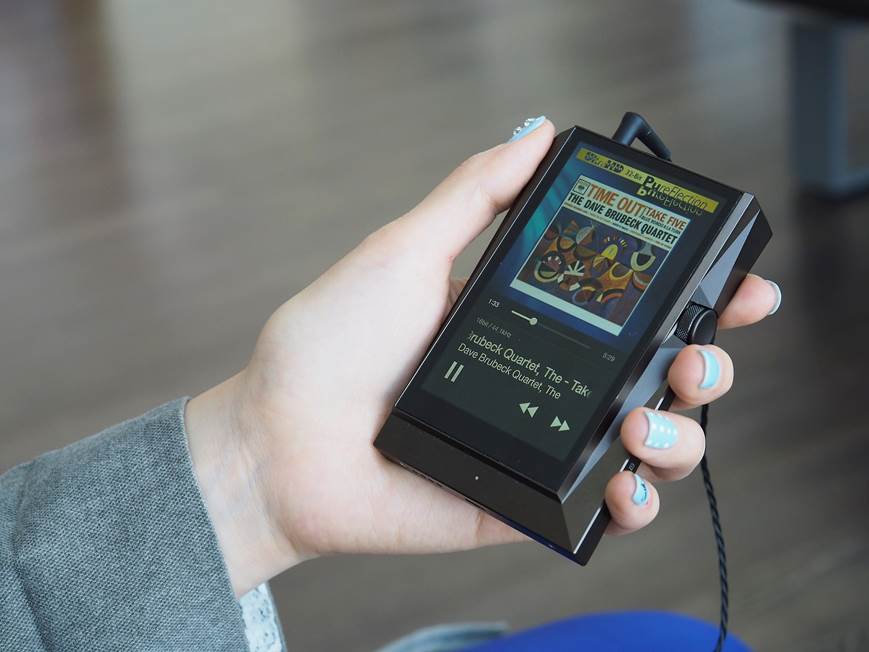 Astell & Kern AK380 High-resolution portable music player with Wi