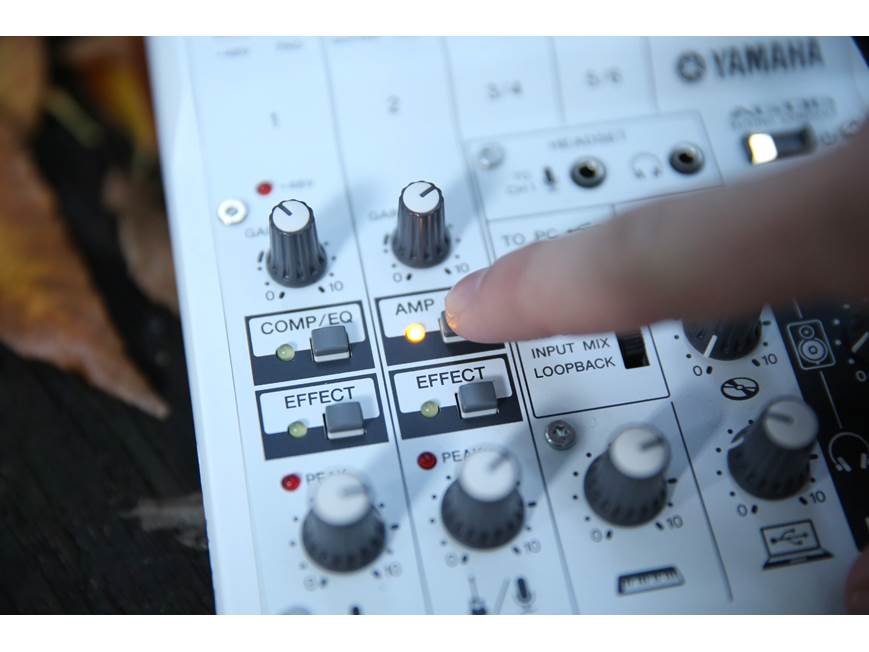 Yamaha AG06 6-channel mixer and USB 2.0 computer/iPad® recording