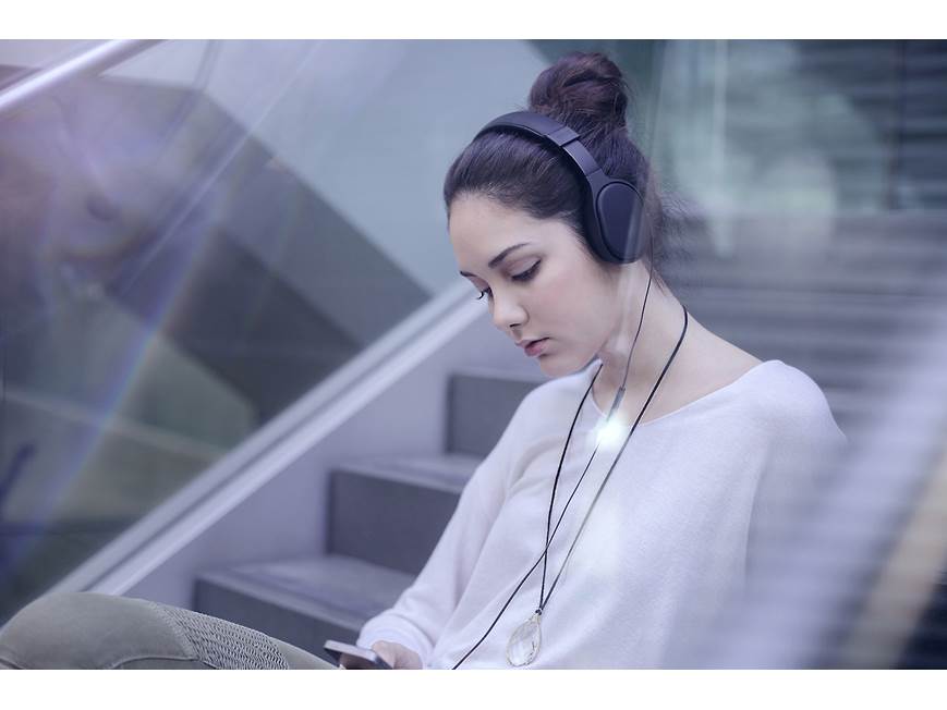 KEF M500 (Black) On-ear headphones with Apple® remote and