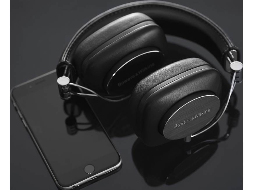 Bowers & Wilkins P7 Wireless Over-ear Bluetooth® headphones at
