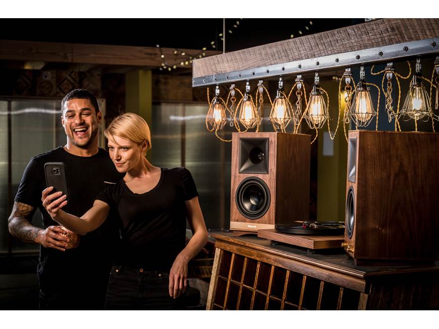 Klipsch The Sixes (Walnut) Powered bookshelf speakers with