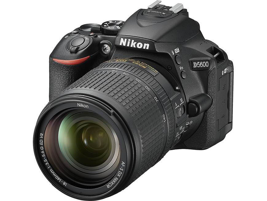 Nikon D5600 Telephoto Lens Kit 24.2-megapixel DSLR camera with Wi