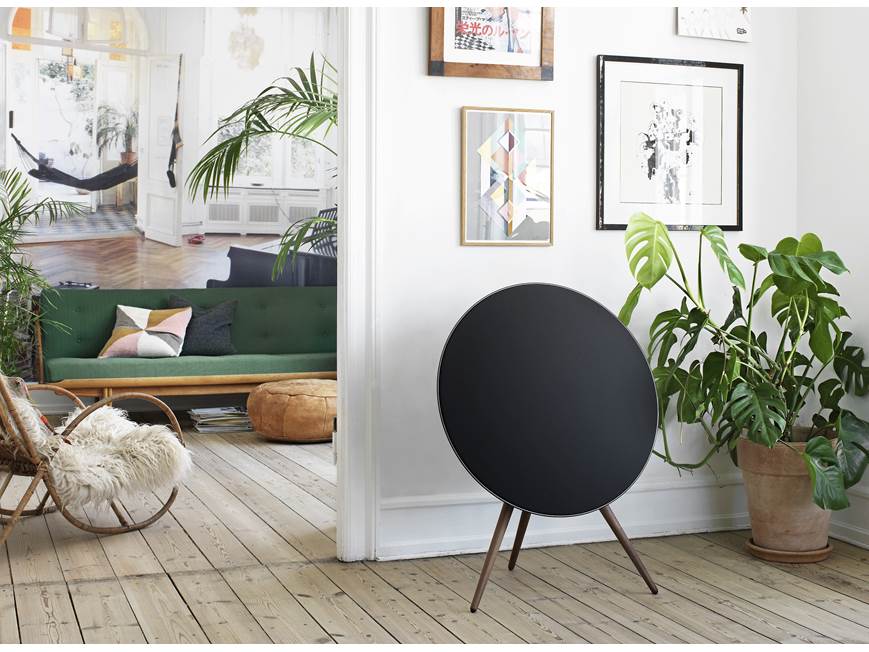 Bang & Olufsen Beoplay A9 (Black with Walnut Legs) Powered speaker
