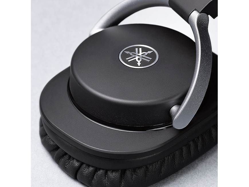 Yamaha HPH-MT8 Over-ear studio monitor headphones at Crutchfield
