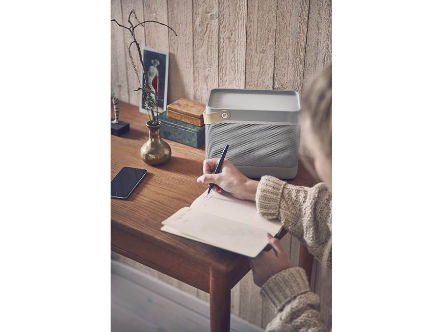 Bang & Olufsen Beolit 17 うらりん Amazon.com: Bang & Olufsen Beolit 17 Wireless Bluetooth Speaker