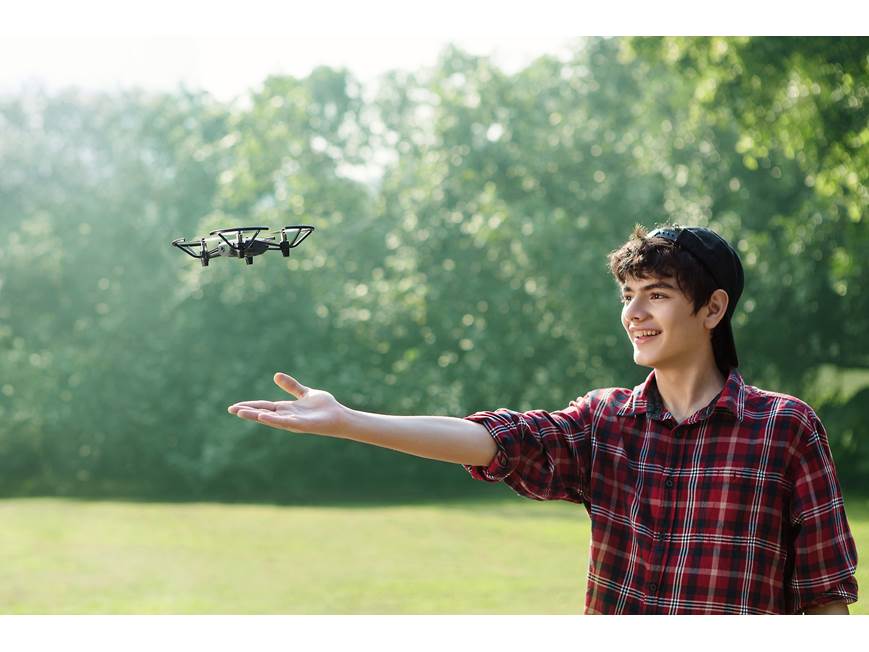 DJI Tello ドローン　フルセット Amazon.com: DJI Tello Drone with 720P Camera EZ Shots - 13 Minutes