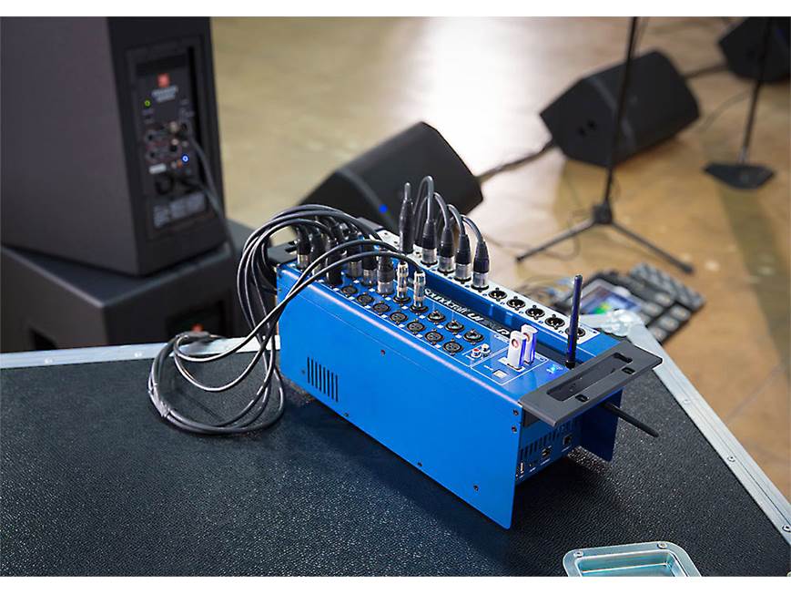 Soundcraft Ui24R 24-channel remote-controlled digital mixer with