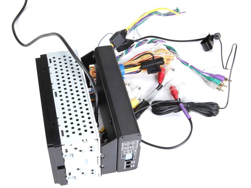 Alpine iLX-W650 and 4-channel Amp Package Includes iLX-W650