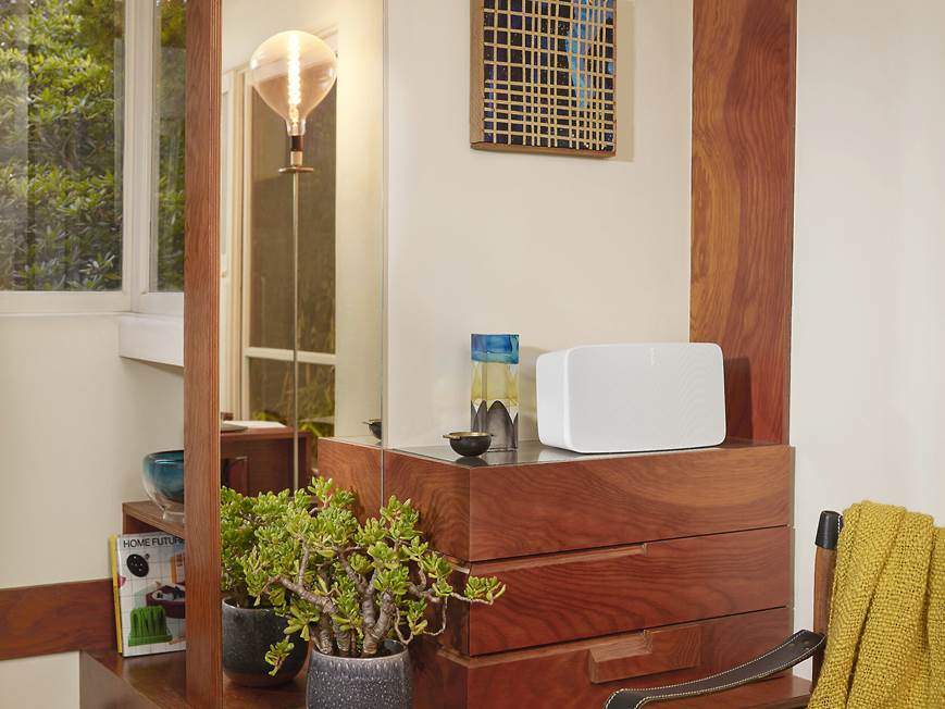 Sonos Five (White) Wireless powered speaker with Wi-Fi® and Apple