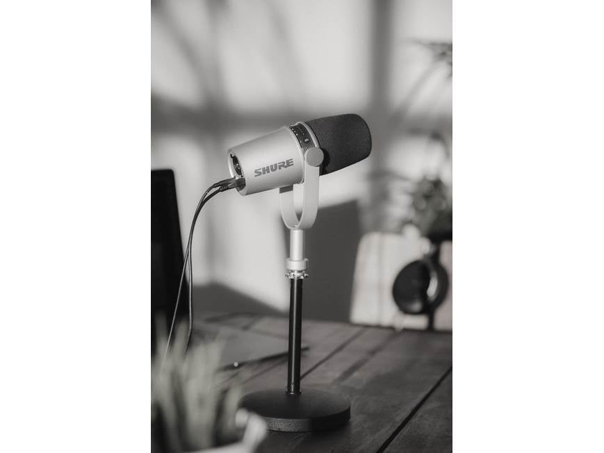 Shure MV7 (Silver) Podcast microphone (Silver) at Crutchfield