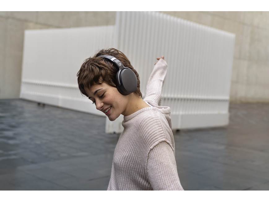 Sennheiser HD 450BT (Black) Over-ear wireless noise-canceling