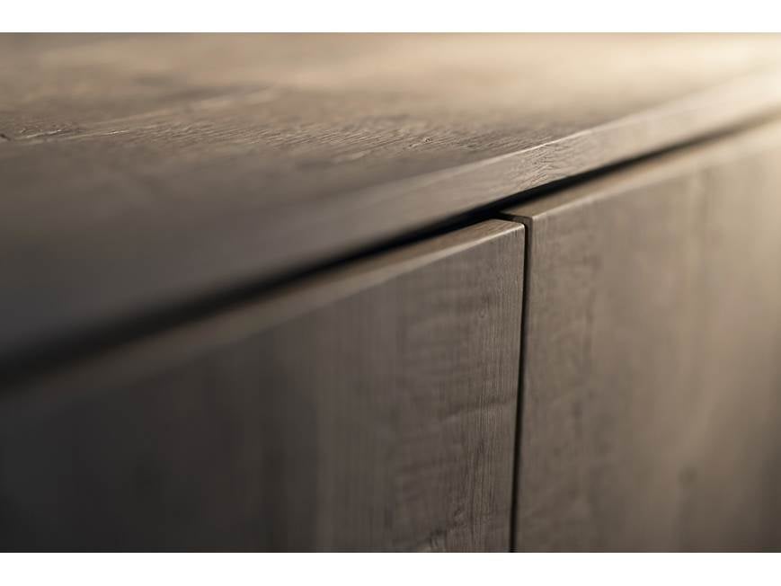 Close-up of the edge and seam of the Salamander Lancaster 236 console