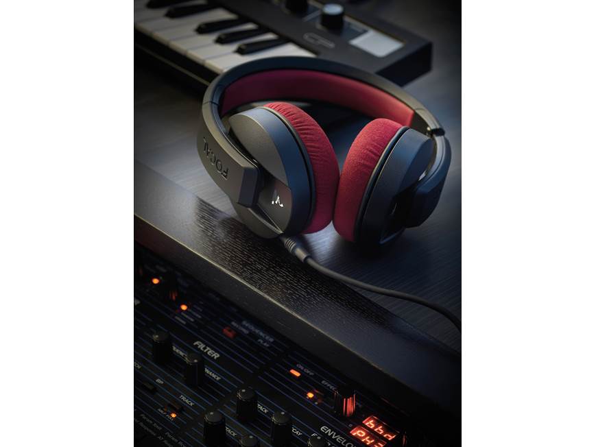 Focal Listen Professional Closed back, over-ear wired headphones