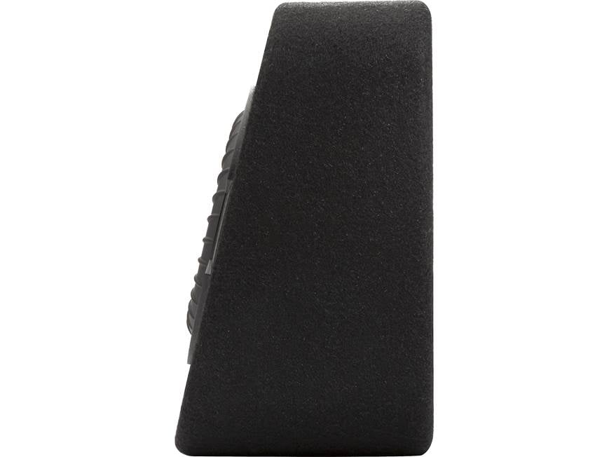 Kicker 48TCWRT672 Truck-style sealed enclosure with single 6-3/4
