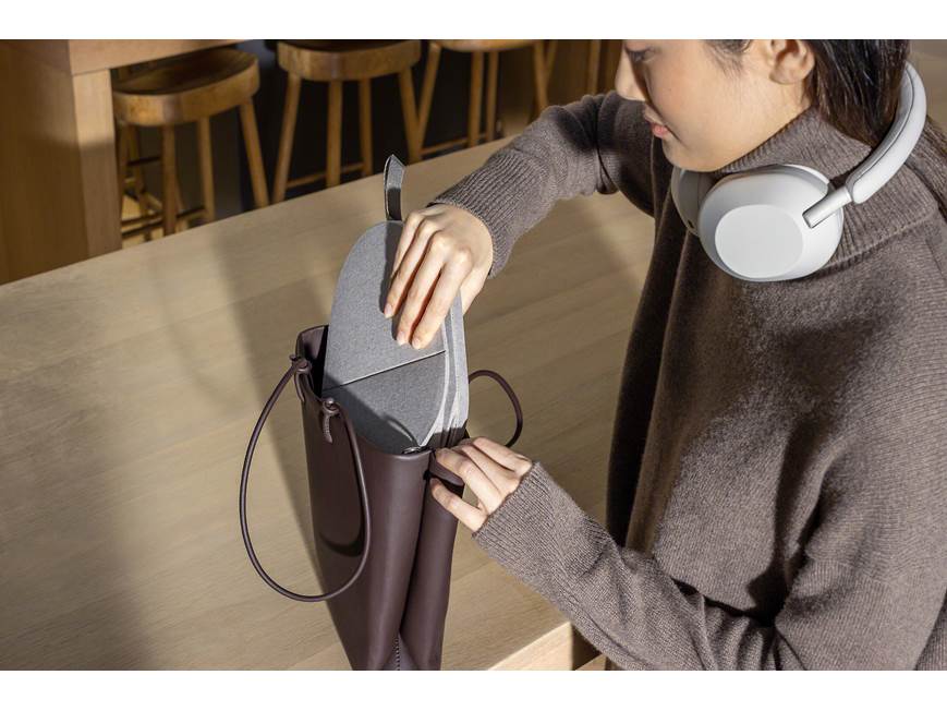 Sony WH-1000XM5 (Silver) Over-ear Bluetooth® wireless noise