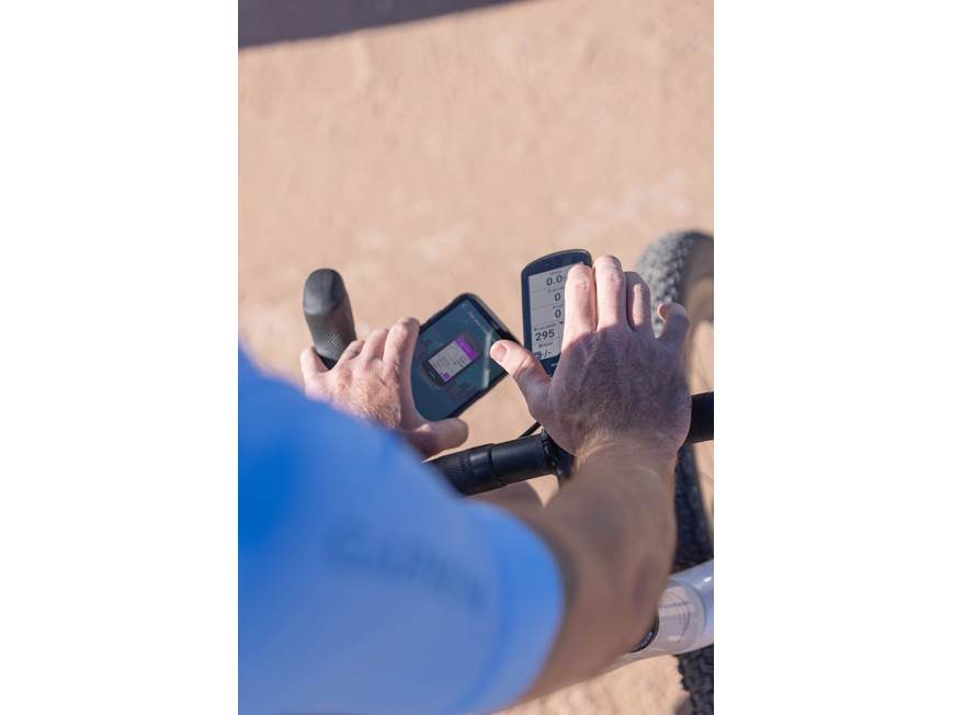 Garmin Edge 1040 Bundle GPS-enabled touchscreen cycling computer