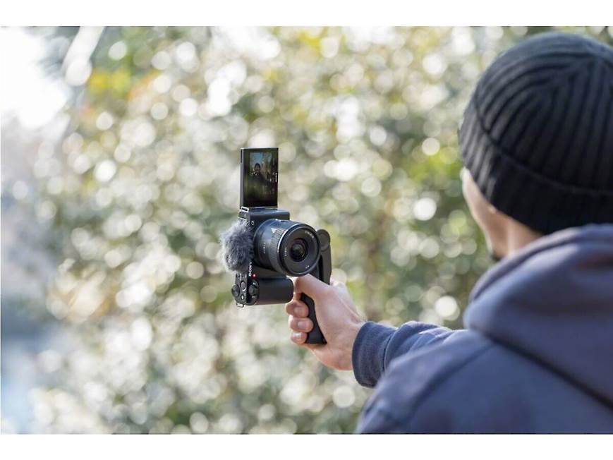 Sony SEL11F18 11mm f/1.8 Ultra-wide-angle prime lens for APS-C