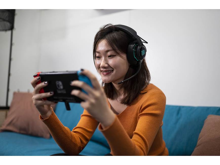 JBL Quantum 910 Professional wireless noise-canceling gaming